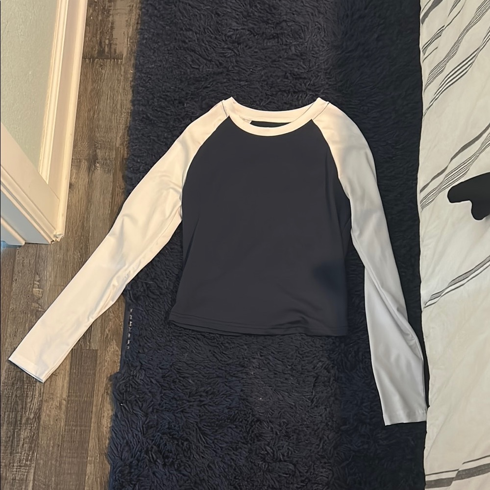 Women's blue and White Long Sleeve Top